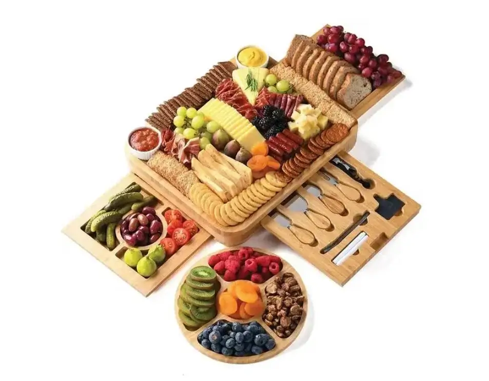 30. Set pentru servirea brânzeturilor