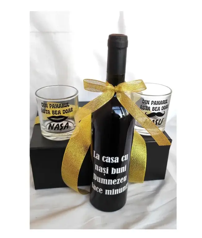 1. Set Vin cu Pahare Personalizate