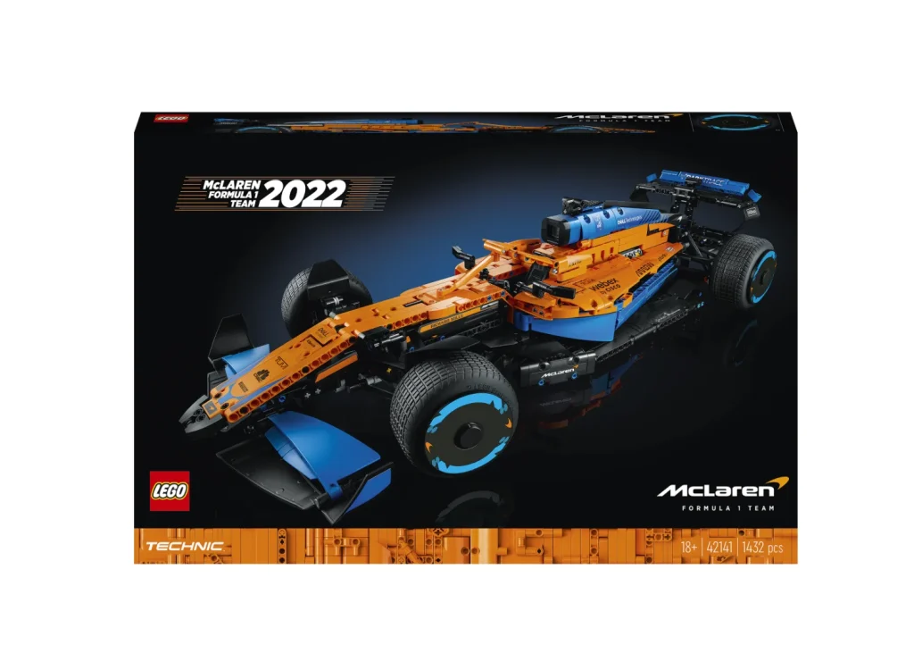 25. Lego Technic Mașină de Curse 